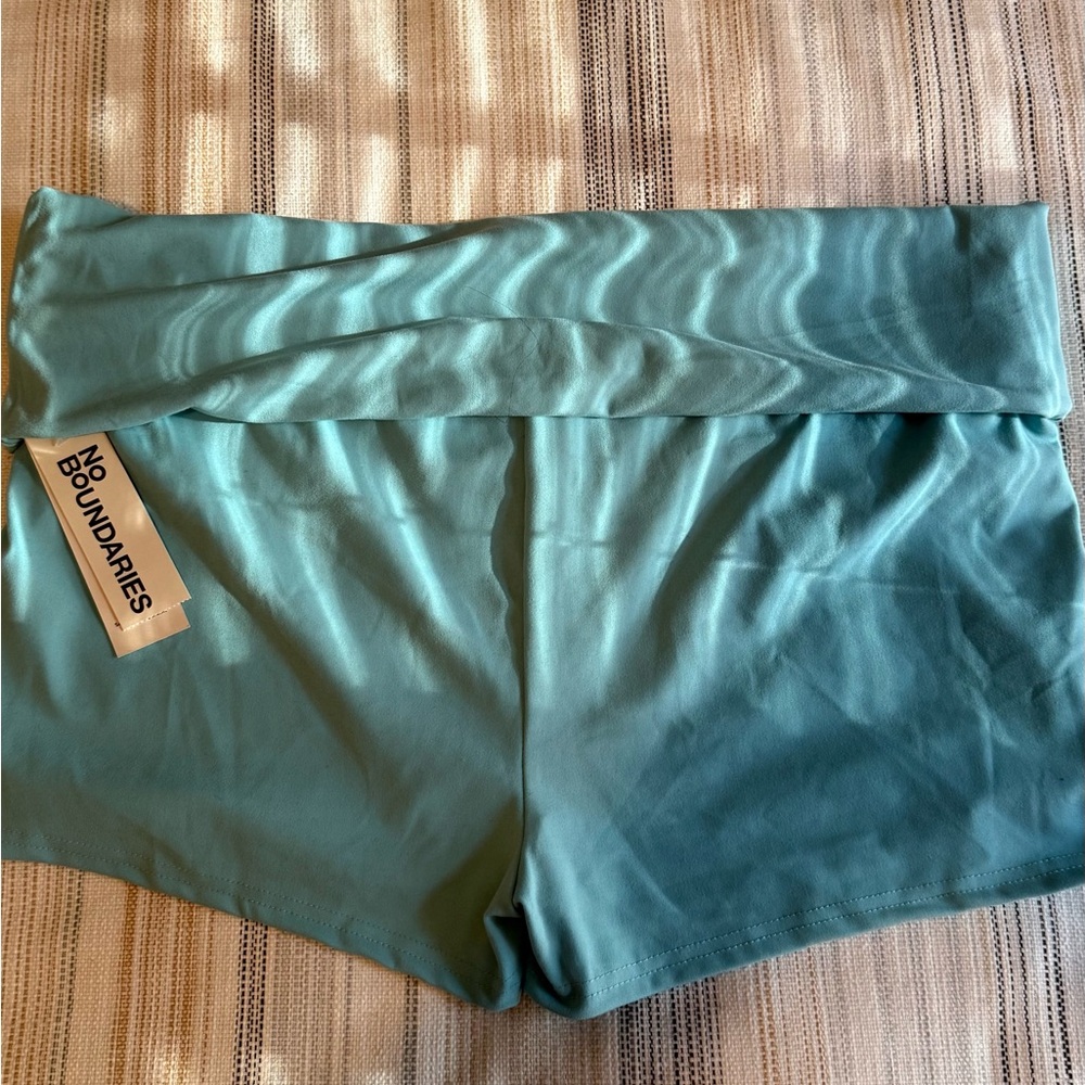 No Boundaries Women's Aqua Athletic Shorts